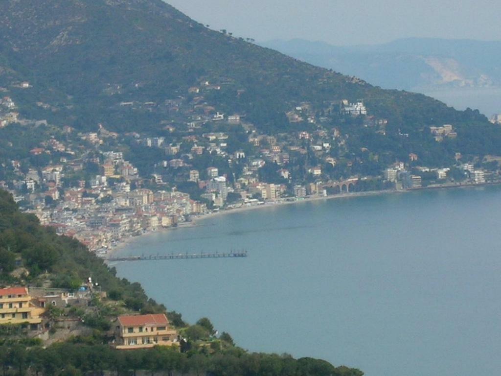 Il Nido Rifatto Bed & Breakfast Laigueglia Bagian luar foto