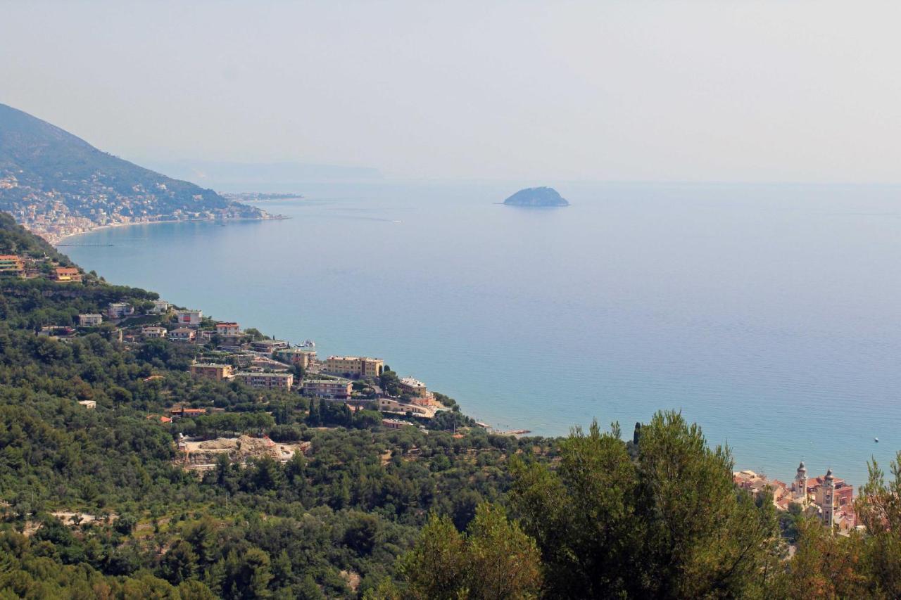 Il Nido Rifatto Bed & Breakfast Laigueglia Bagian luar foto